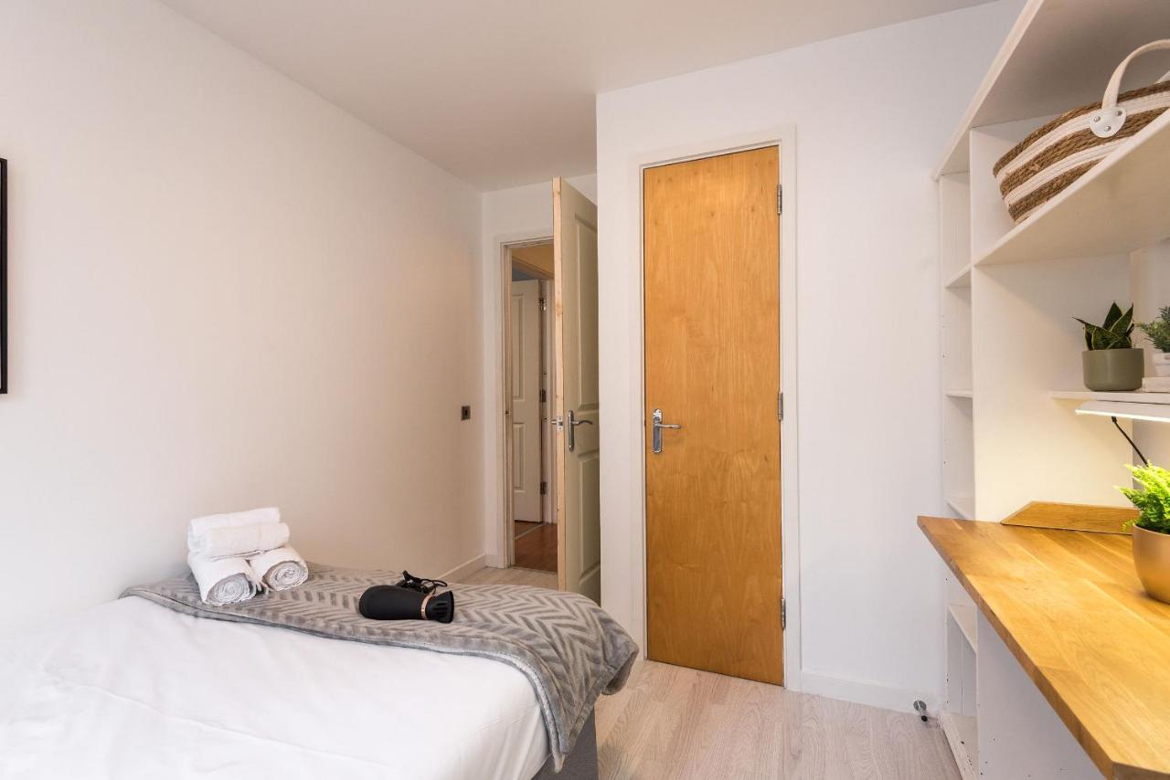 Modern Spacious 3 Bedroom City Centre Apartment - Free Parking - Private Balcony Εδιμβούργο Εξωτερικό φωτογραφία