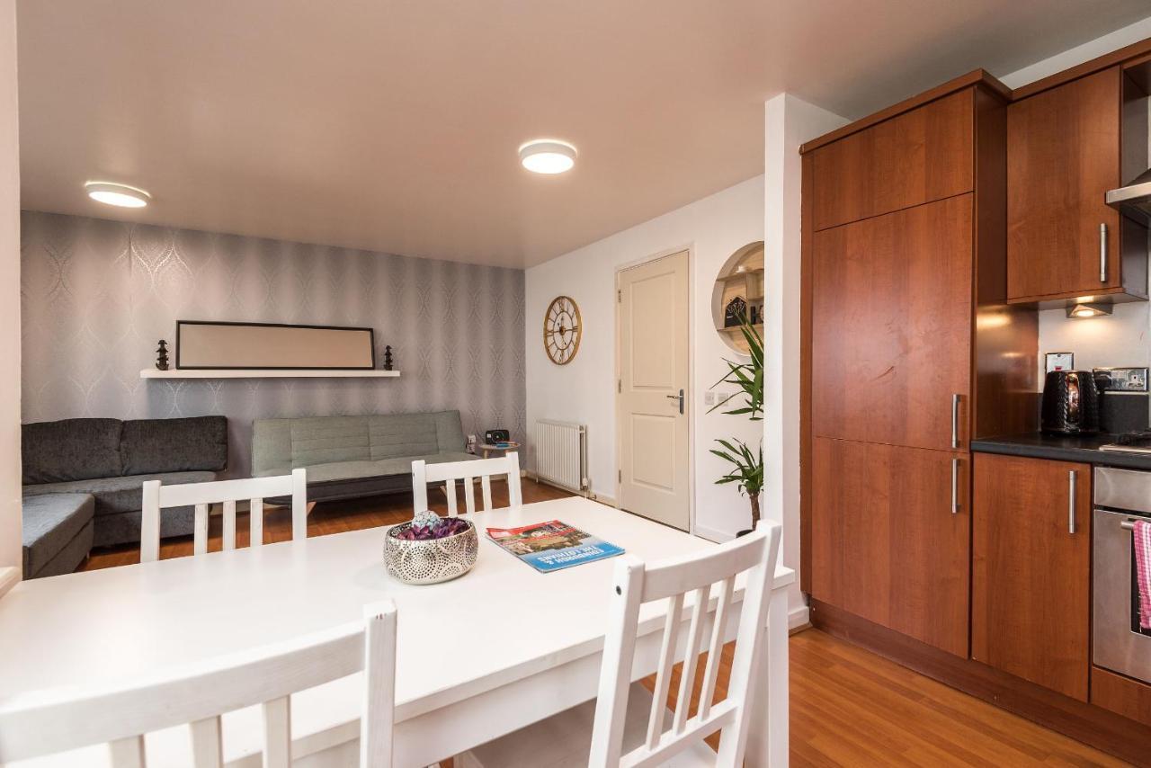 Modern Spacious 3 Bedroom City Centre Apartment - Free Parking - Private Balcony Εδιμβούργο Εξωτερικό φωτογραφία